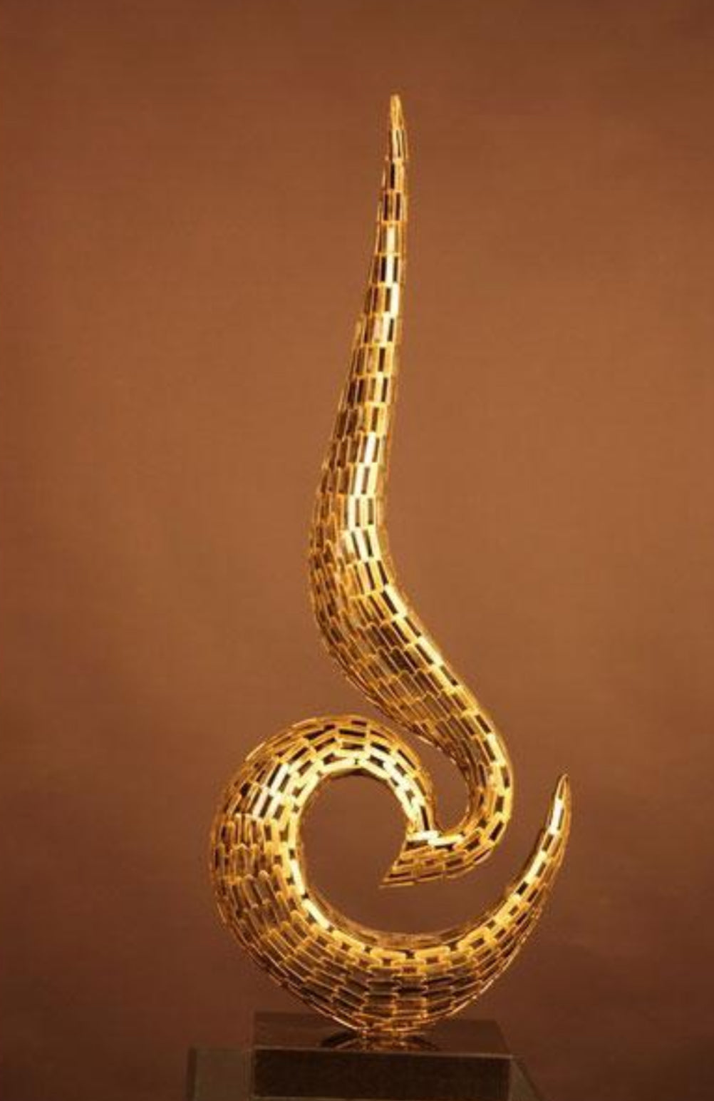 Twisted Mirage - Hybrid Figure Composition